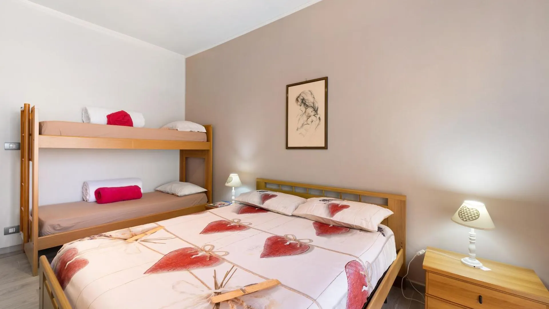 Giaely Apartment Borghetto Santo Spirito 0*,