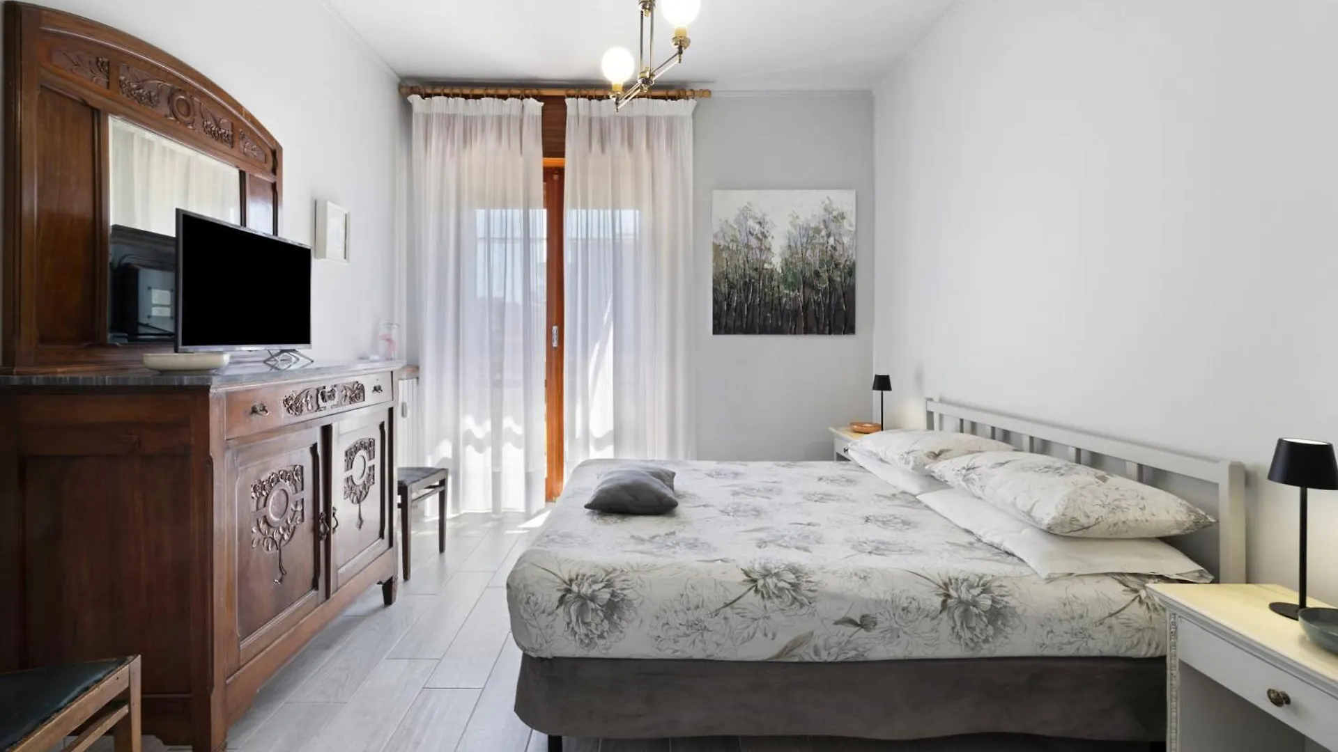 Giaely Apartment Borghetto Santo Spirito Italy